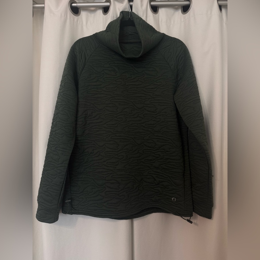The American Outdoorsman Women’s Mock Neck Pullover in Olive Green Size L